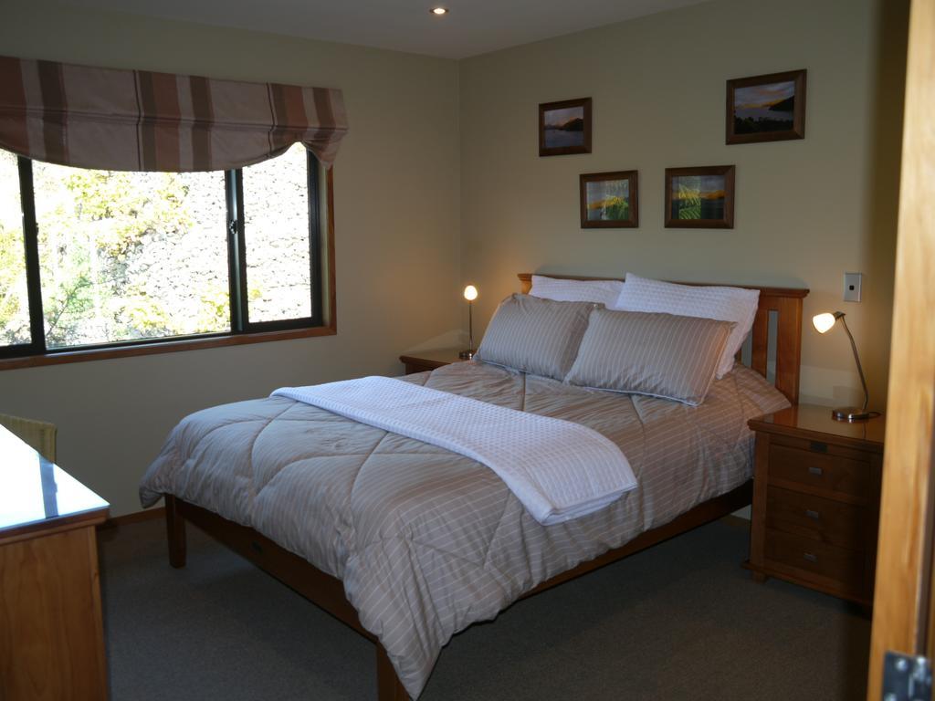 Okiwa Bay Lodge Picton Exteriör bild